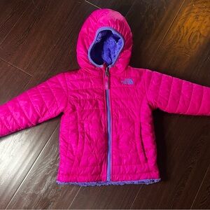 The North Face Reversible Pink and Purple Snow Zipper Jacket Girl 2T-3T